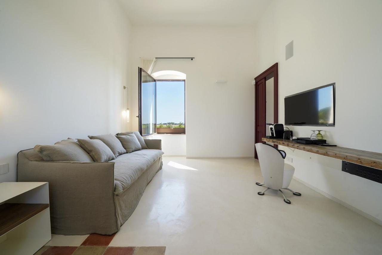 Emera Wine Resort By Raro Villas Lizzano  Exterior foto